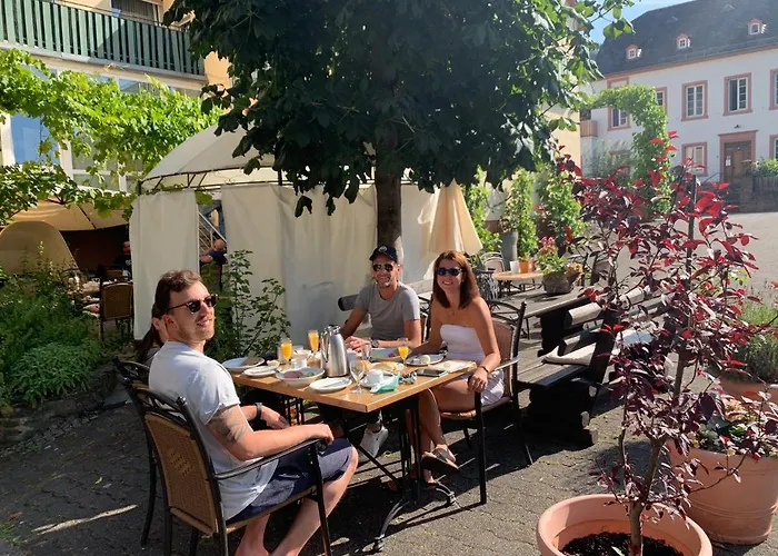 Landgasthof Simon Hotell Waldrach