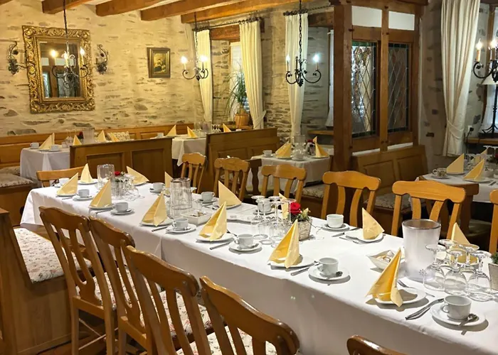Landgasthof Simon Hotell Waldrach